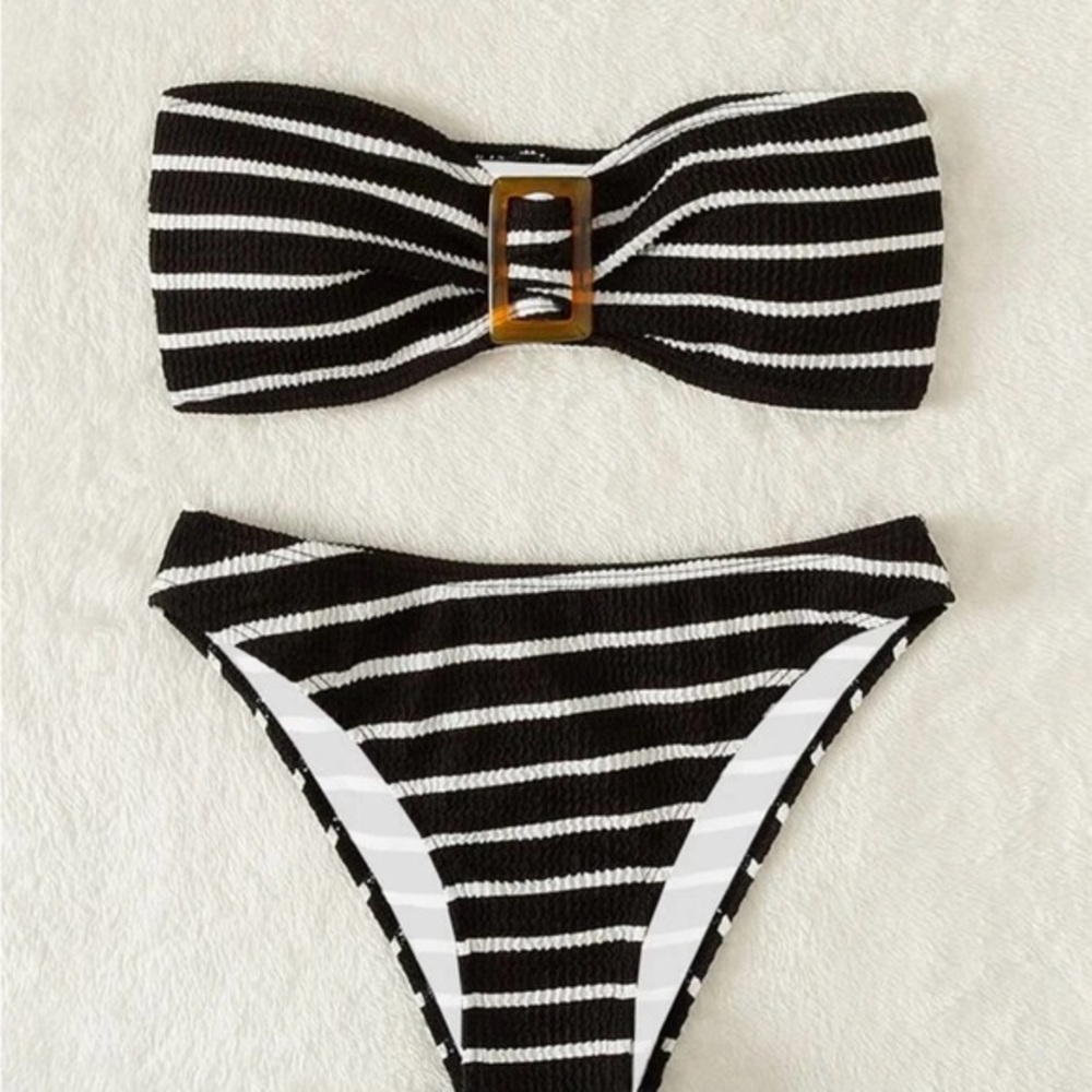 SHEIN | BLACK AND WHITE BIKINI SIZE L